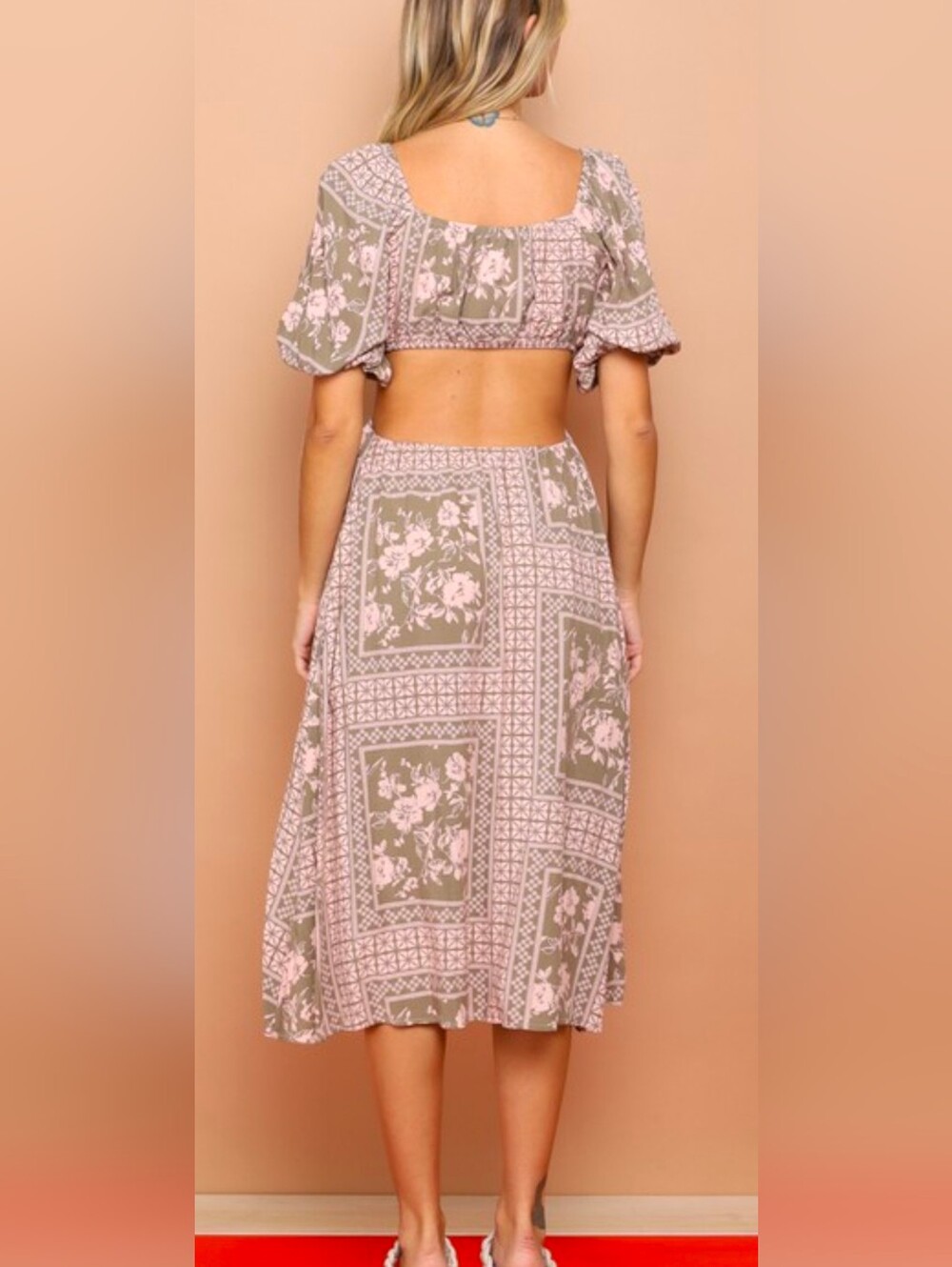 Floral Patchwork Midi Dress With Cutout Back - Picture 2 of 4